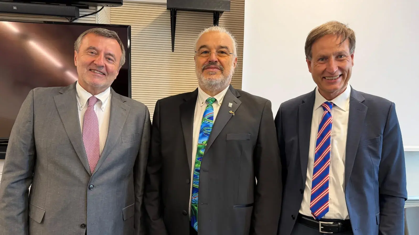 group picture of prof volker jansen